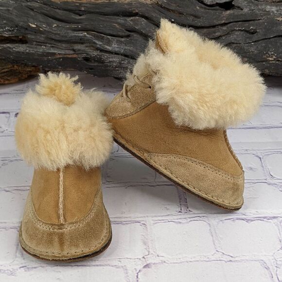 Ugg Infants Boo Crib Fur Boots - Style 5206 - Size Small - Picture 1 of 13